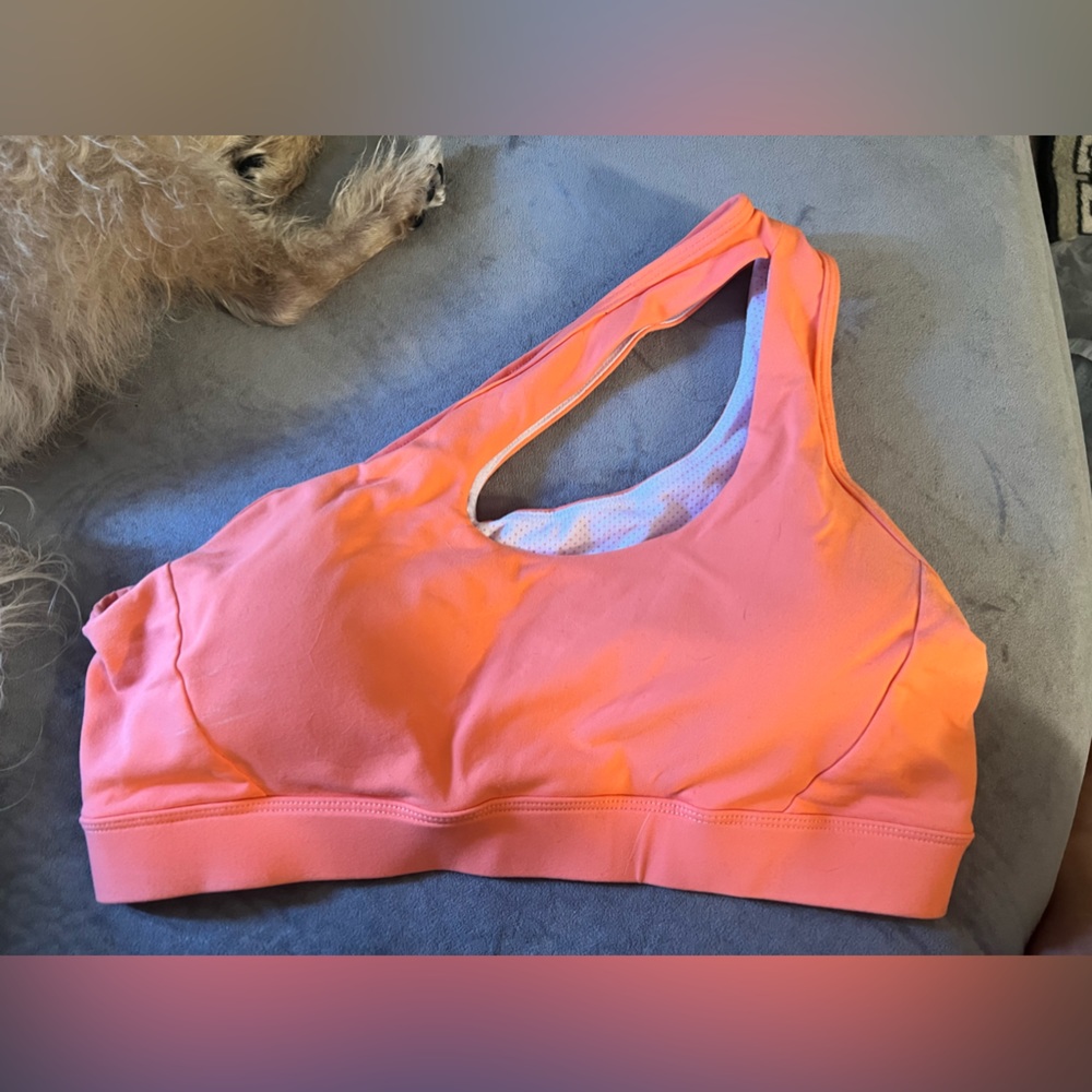 One shoulder sports bra